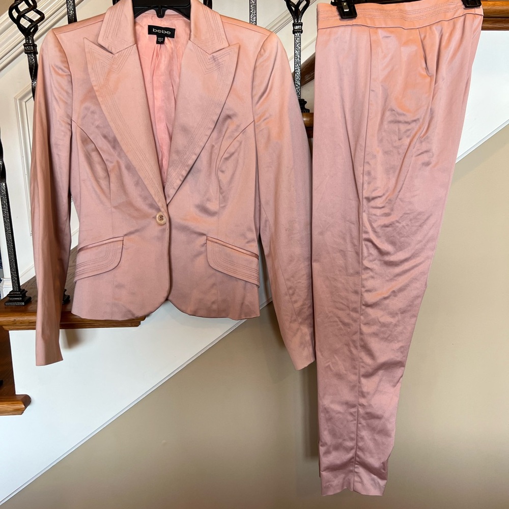 Bebe Women's Pink pantsuit blazer size 8 pants size 2p